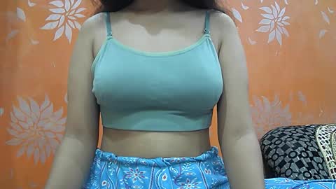 ishika_singh_ online show from 10/08/25, 02:20