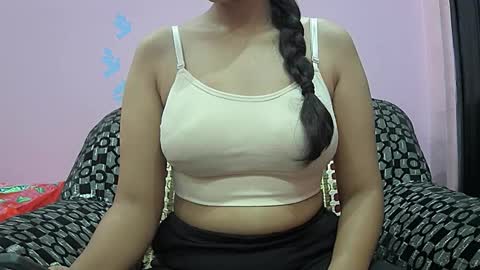 ishika_singh_ online show from 10/31/25, 02:23