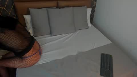 isidel79 online show from 12/22/25, 12:35