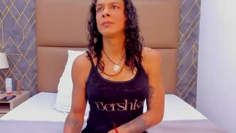Snapshot of isidel79 chatting on 07/11/26, 05:04 isidel79 online show from 07/11/26, 05:04