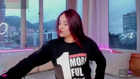 Isis  lohan online show from 09/15/25, 11:43