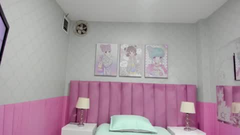 Snapshot of isis_loraine_ chatting on 03/06/25, 02:19 ISIS online show from 03/06/25, 02:19