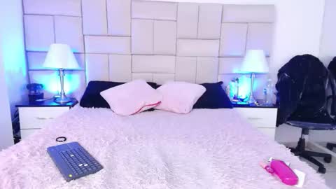 Pauli online show from 04/21/26, 02:56