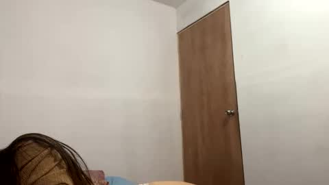 Snapshot of isis_pink chatting on 12/21/24, 06:23 Alaya online show from 12/21/24, 06:23