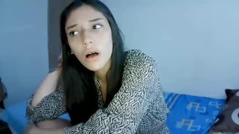 Snapshot of isis_pink chatting on 01/15/25, 12:09 Alaya online show from 01/15/25, 12:09