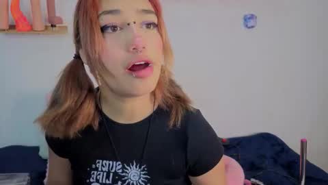 Isisjones18 online show from 10/30/25, 09:22