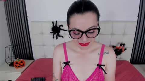 Snapshot of isisnoir chatting on 10/08/25, 07:11 Isis Noir online show from 10/08/25, 07:11