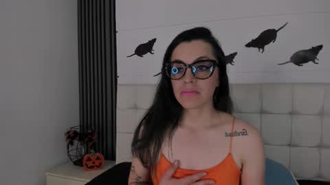 Snapshot of isisnoir chatting on 10/18/25, 07:36 Isis Noir online show from 10/18/25, 07:36