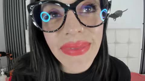 Snapshot of isisnoir chatting on 10/30/25, 07:14 Isis Noir online show from 10/30/25, 07:14