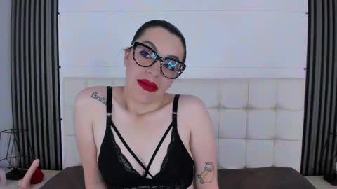 Snapshot of isisnoir chatting on 11/22/25, 11:31 Isis Noir online show from 11/22/25, 11:31