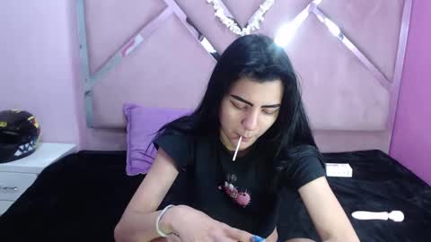 Snapshot of isisrousexx chatting on 12/12/24, 03:54 isisrousexx online show from 12/12/24, 03:54