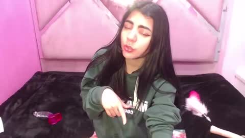 Snapshot of isisrousexx chatting on 01/09/25, 07:31 isisrousexx online show from 01/09/25, 07:31