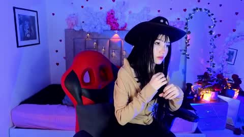 Isla Rosee18 online show from 04/02/26, 01:47