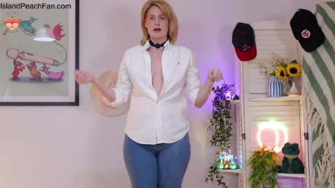 Lou  Peaches online show from 04/09/26, 08:14