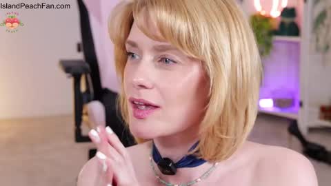 Lou  Peaches online show from 04/18/26, 08:09