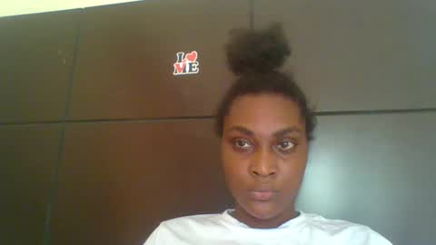 islanddesire390042 online show from 09/27/25, 04:45