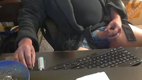 Snapshot of islandduke chatting on 12/07/24, 01:51 Duke online show from 12/07/24, 01:51