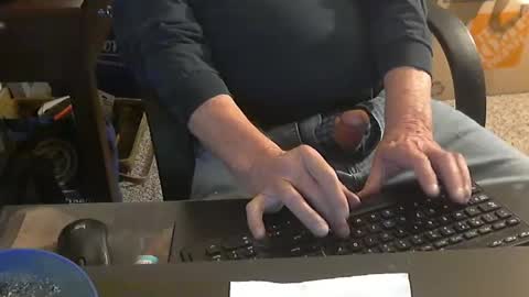 Snapshot of islandduke chatting on 12/09/24, 04:26 Duke online show from 12/09/24, 04:26