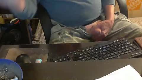 Snapshot of islandduke chatting on 12/17/24, 04:32 Duke online show from 12/17/24, 04:32