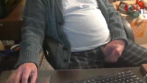 Snapshot of islandduke chatting on 12/25/24, 11:43 Duke online show from 12/25/24, 11:43