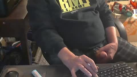 Snapshot of islandduke chatting on 01/06/25, 04:02 Duke online show from 01/06/25, 04:02