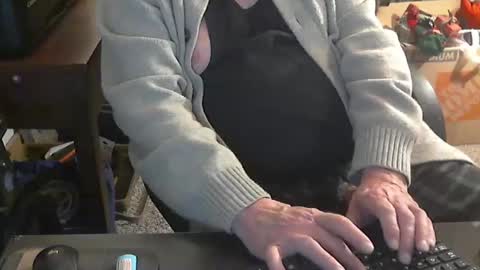 Snapshot of islandduke chatting on 01/22/25, 11:45 Duke online show from 01/22/25, 11:45