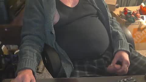 Snapshot of islandduke chatting on 01/23/25, 04:04 Duke online show from 01/23/25, 04:04