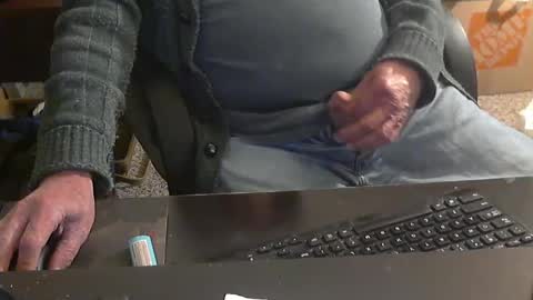 Snapshot of islandduke chatting on 02/18/25, 01:32 Duke online show from 02/18/25, 01:32