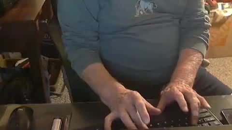 Snapshot of islandduke chatting on 09/14/25, 09:47 Duke online show from 09/14/25, 09:47