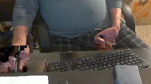 Snapshot of islandduke chatting on 09/18/25, 03:47 Duke online show from 09/18/25, 03:47