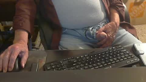 Snapshot of islandduke chatting on 09/19/25, 05:24 Duke online show from 09/19/25, 05:24