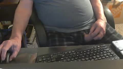 Snapshot of islandduke chatting on 09/26/25, 01:59 Duke online show from 09/26/25, 01:59