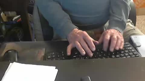 Snapshot of islandduke chatting on 10/22/25, 12:05 Duke online show from 10/22/25, 12:05