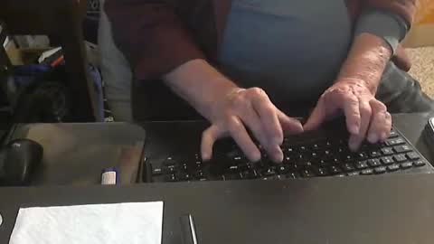 Snapshot of islandduke chatting on 10/25/25, 05:08 Duke online show from 10/25/25, 05:08