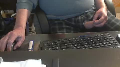 Snapshot of islandduke chatting on 11/06/25, 05:03 Duke online show from 11/06/25, 05:03