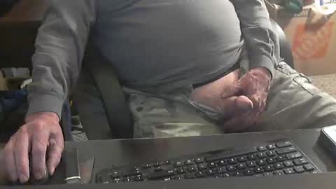 Snapshot of islandduke chatting on 11/10/25, 03:33 Duke online show from 11/10/25, 03:33