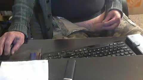 Snapshot of islandduke chatting on 11/14/25, 03:00 Duke online show from 11/14/25, 03:00