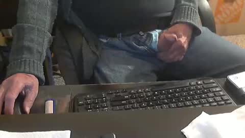 Snapshot of islandduke chatting on 11/17/25, 06:57 Duke online show from 11/17/25, 06:57