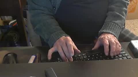 Snapshot of islandduke chatting on 11/18/25, 03:27 Duke online show from 11/18/25, 03:27