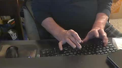 Snapshot of islandduke chatting on 12/05/25, 07:32 Duke online show from 12/05/25, 07:32