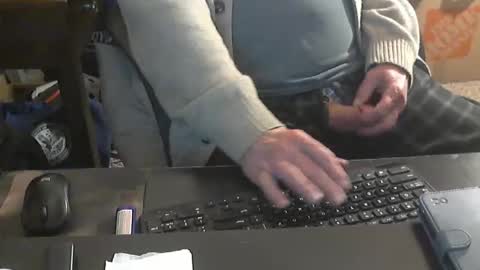 Snapshot of islandduke chatting on 12/19/25, 05:53 Duke online show from 12/19/25, 05:53