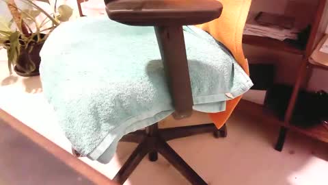 Snapshot of islandforfun chatting on 11/03/25, 01:01 islandforfun online show from 11/03/25, 01:01