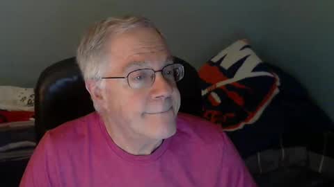 Snapshot of islesman22 chatting on 09/28/25, 11:21 islesman22 online show from 09/28/25, 11:21