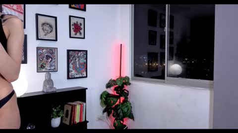 Snapshot of isnotforeveryone chatting on 11/16/25, 11:43 Julyane online show from 11/16/25, 11:43