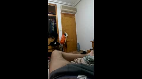 Snapshot of israkun chatting on 10/25/25, 04:31 israkun online show from 10/25/25, 04:31