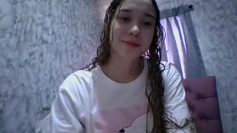 Snapshot of issa30213 chatting on 01/22/25, 09:43 Issa online show from 01/22/25, 09:43