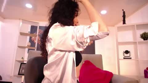 issa_milf online show from 05/28/26, 12:13