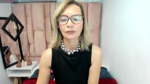 ISSA MILF online show from 04/29/26, 03:05