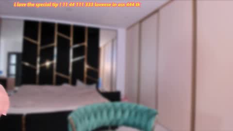 Issy online show from 03/18/26, 06:16