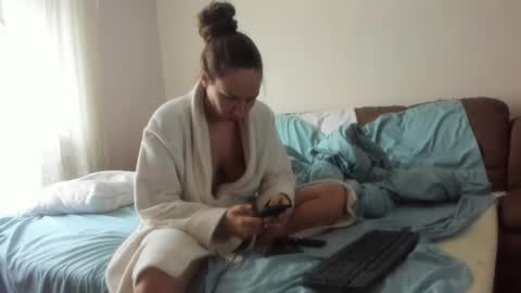 Issabelle online show from 02/02/26, 06:56